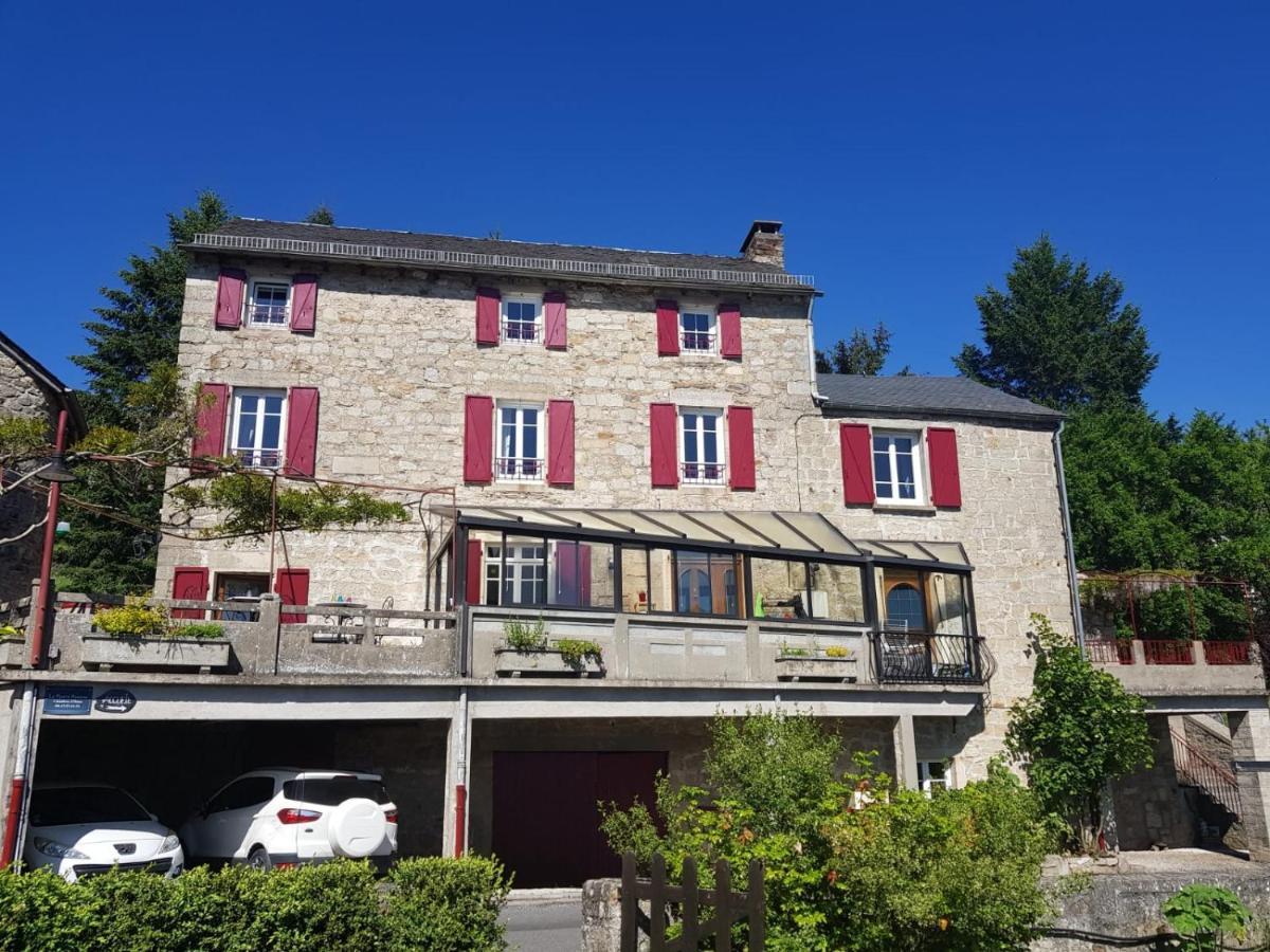 Maison D'Hotes "La Pierre Pointue" Saint-Léons Eksteriør billede